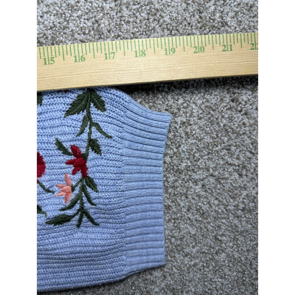 American Eagle Floral Embroidered V-Neck Sweater Blue Ribbed Knit Size Large - Picture 7 of 8